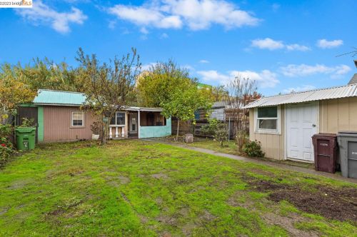 9825 E St, Oakland CA  94603-2339 exterior