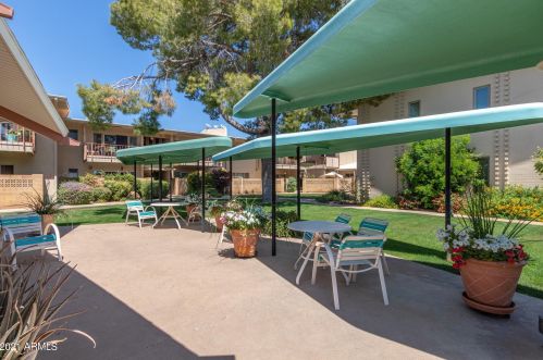 520 Clarendon Ave, Phoenix AZ  85013-3412 exterior