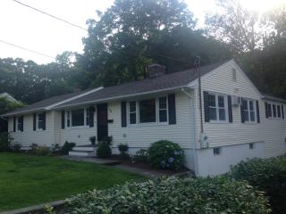52 Woodruff St, Southington CT  06489-2716 exterior