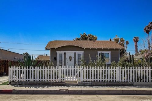 54 Market St, Long Beach, CA 90805-5228