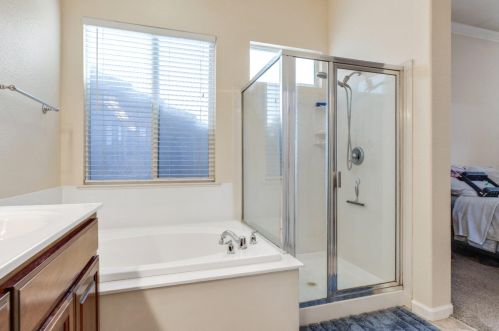5643 Arnerich Ct, Riverbank CA  95367-9541 exterior