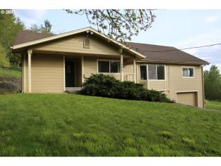 1005 Holcomb Rd, Kelso, WA 98626-9379