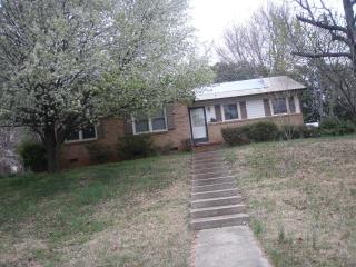 4700 Westcrest Dr, Charlotte, NC 28208-1636