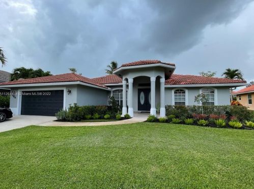 168 Fernwood Cres, West Palm Beach, FL 33411-4954
