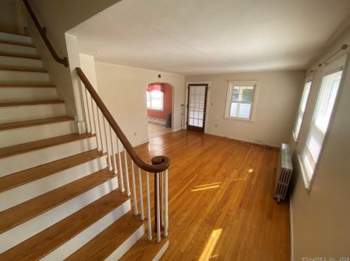 1 West St, Windsor Locks CT  06096-2210 exterior