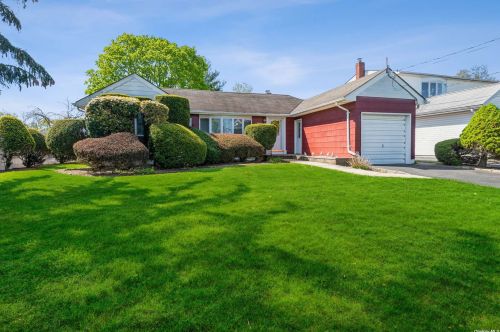 2566 Aster Pl, Westbury, NY 11590-5602