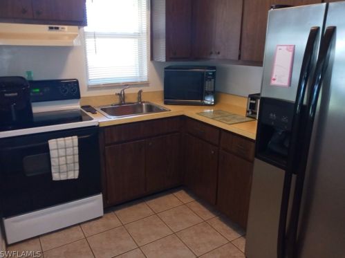 10 Palm Blvd, Lehigh Acres FL 33936-7247 exterior