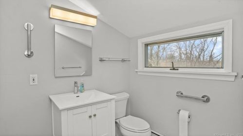 75 Nubel Ln, New Canaan CT  06840-6913 exterior