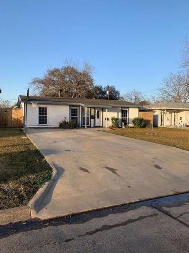 1806 3rd Ave, Texas City, TX 77590-7332