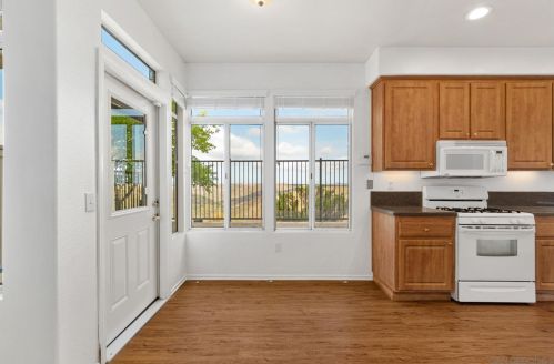 11278 Caminito Aclara, San Diego CA  92126-6101 exterior