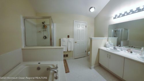 110 Tanya Cir, Tinton Falls NJ 07712-7915 exterior