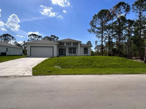 516 Walter Gifford Ave, Lehigh Acres, FL 33974-9406