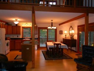 54 Jennings Dr, Bybee, VA 22963-3337