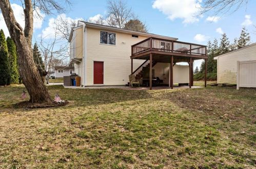 105 Nepaug Rd, South Kingstown RI  02882-2303 exterior