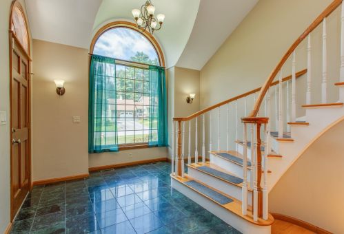 6 Birch Hill Rd, Salem NH  03079-3473 exterior