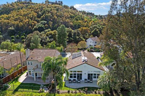 2346 Fallbrook Pl, Escondido CA  92027-6738 exterior