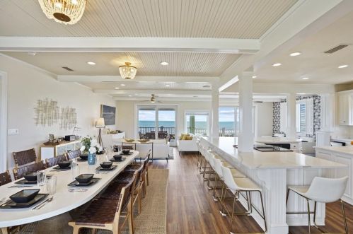 1564 Gulf Bch Dr, Saint George Island FL  32328-3106 exterior