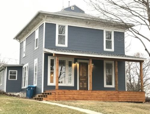 300 Chatham St, Williamsburg, IA 52361-9481