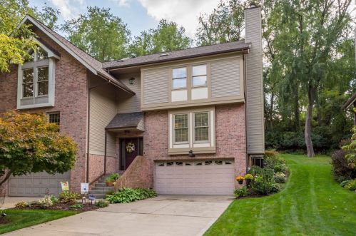 290 The Pines Dr, Pittsburgh, PA 15243-1472
