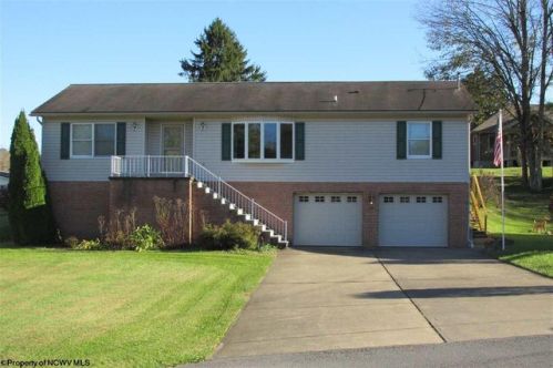 1606 Furbee Ln, White Hall, WV 26554-2139