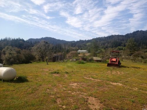 5480 Canyon Rd, Willits CA  95490-9242 exterior