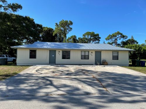 813 King Orange Dr, Fort Pierce, FL 34982-6459