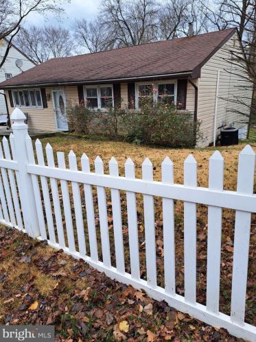954 Central Ave, Runnemede, NJ 08078-1149