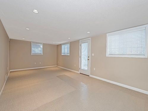 1270 Folkstone Dr, Pittsburgh PA 15243-1926 exterior