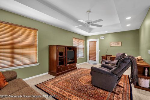 5 Winding River Rd, Lakewood NJ  08701-5734 exterior