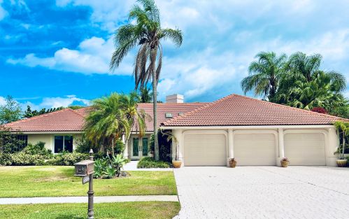 6806 Newport Lk Cir, Boca Raton FL 33496-3004 exterior