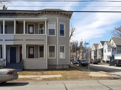 829 Wood Ave, Bridgeport, CT 06604-2146