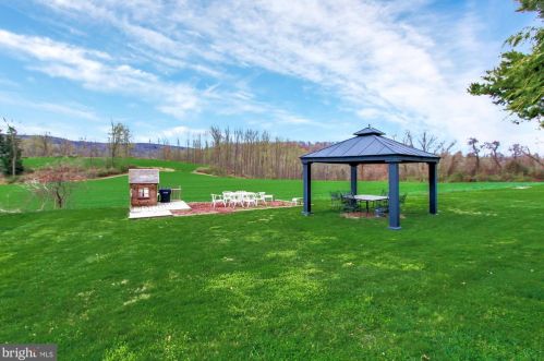 3243 Galen Hall Rd, Swartzville PA  17569-9580 exterior