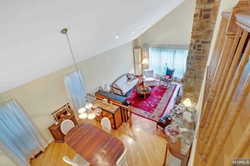 97 Suleski Ct, Mahwah NJ  07430-2961 exterior