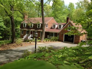 4720 John Scott Dr, Lynchburg, VA 24503-1004