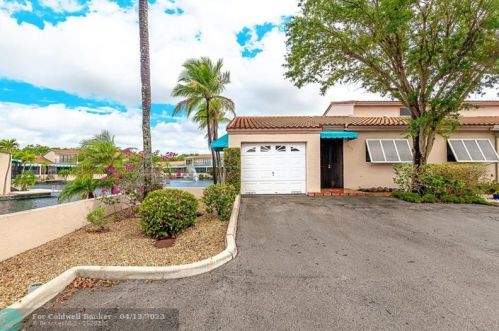 14632 Balgowan Rd, Hialeah, FL 33016-6440