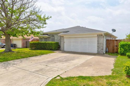 10829 Fandor St, Fort Worth, TX 76108-4506
