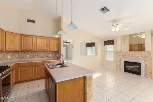 4138 Cactus Wren Dr, Phoenix AZ 85051-8186 exterior