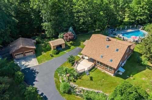 339 Howells Tpke, Middletown, NY 10940-7441