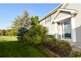 913 Parkside Blvd, Hopkins, MN 55343-8185