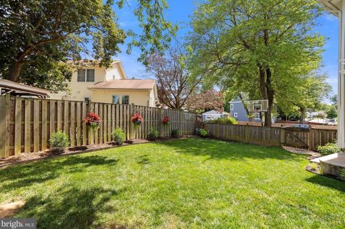 6721 Westlawn Dr, Falls Church VA  22042-2742 exterior