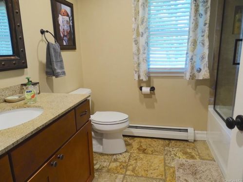 14 Montfort Woods Rd, New Hamburg NY  12590-3510 exterior