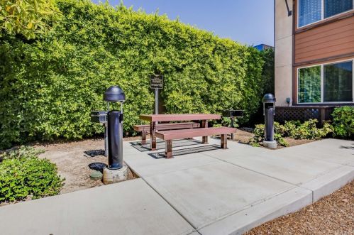 1021 Mandarin Pl, Fullerton CA  92833-4785 exterior