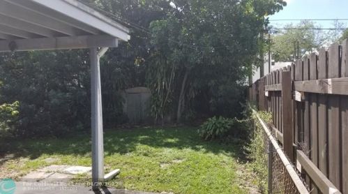 7330 1 Ct, Hollywood FL 33024-7212 exterior