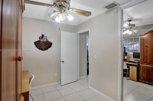 7215 15th Ave, Hialeah FL  33014-3805 exterior