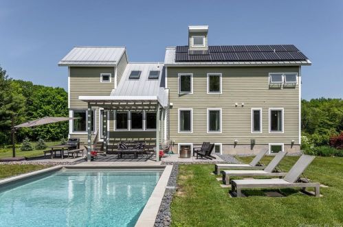 32 Lazo Dr, Litchfield, CT 06778-2121