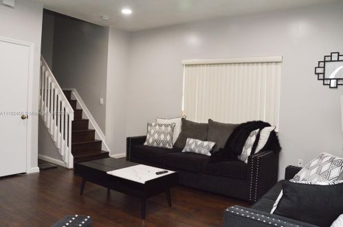 1990 103rd Ter, Hollywood FL  33025-1797 exterior