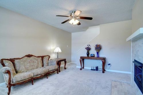 1703 Creekpoint Dr, Lewisville TX  75067-4989 exterior