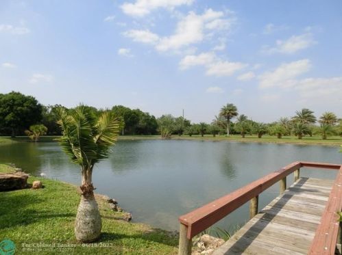 6075 1st St, Vero Beach FL  32968-9521 exterior