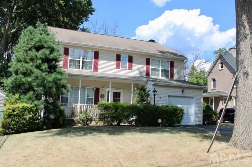 710 Walnut St, Green Brook, NJ 08812-1400