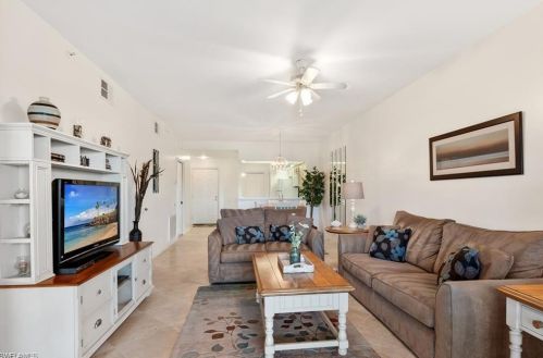 28064 Cavendish Ct, Bonita Springs, FL 34135-3457